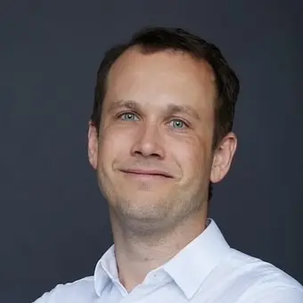Dr. Thomas Entner